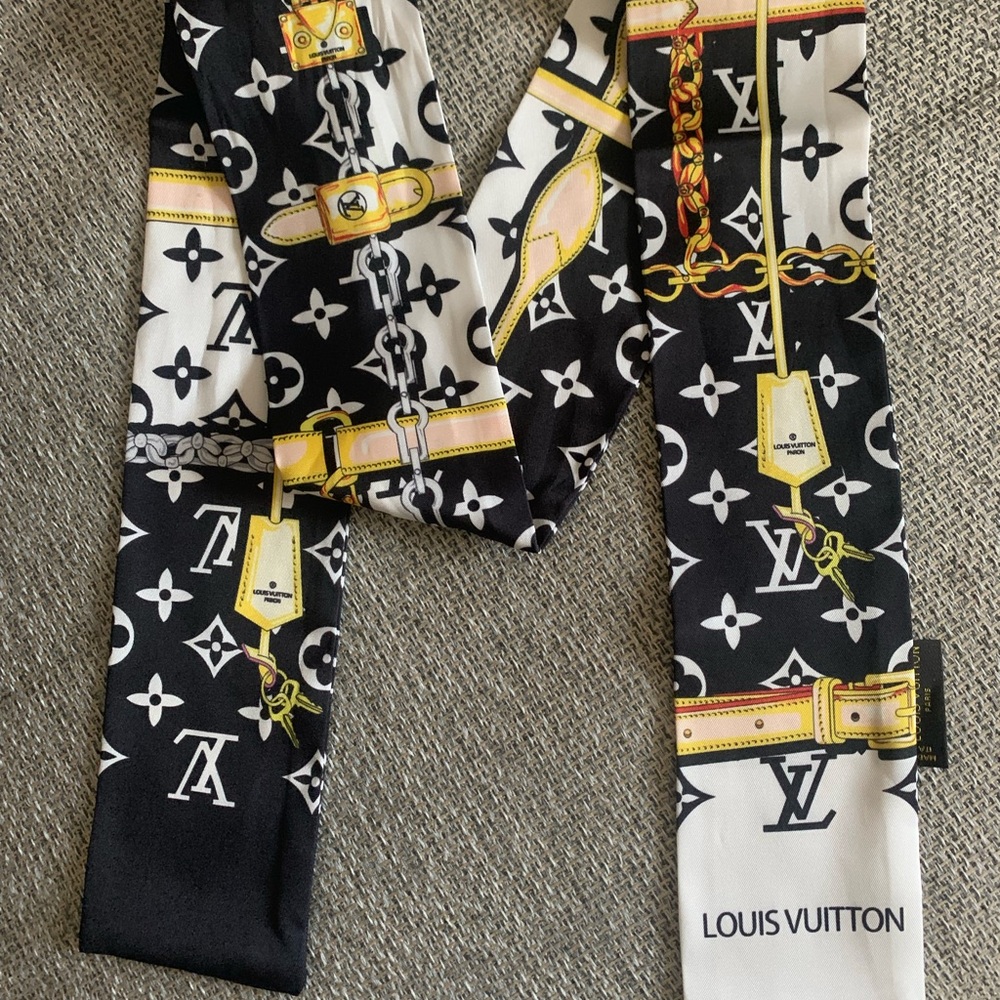 Louis Vuitton silk twilly